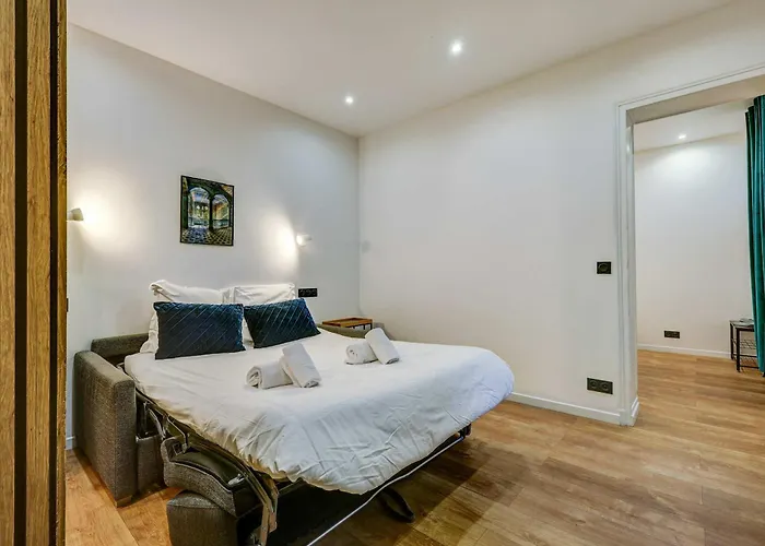 Cozy And Modern Next To Sacre-coeur *