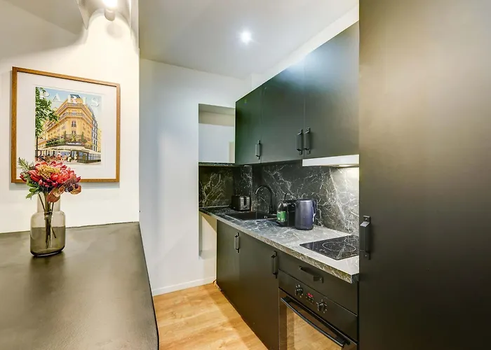 Cozy And Modern Next To Sacre-coeur Apartment Paris