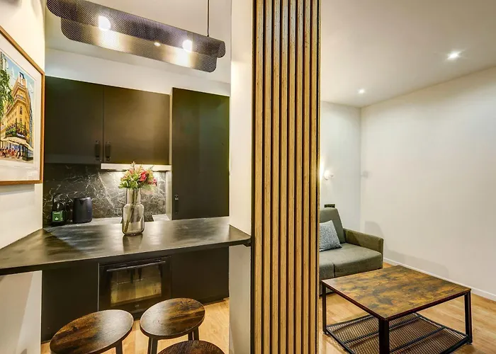 Cozy And Modern Next To Sacre-coeur *