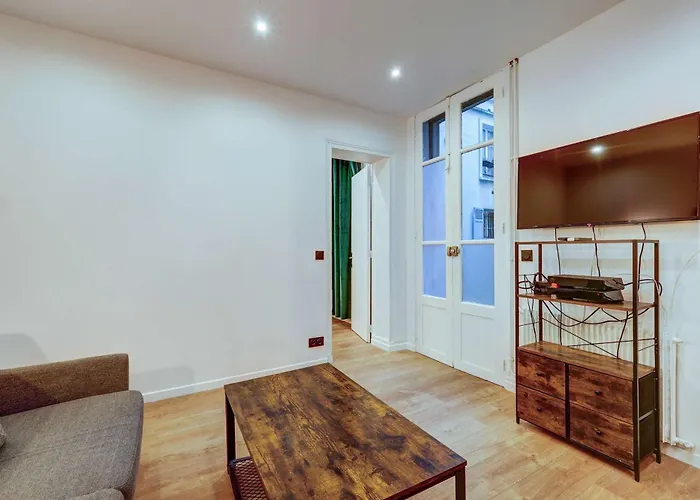 Cozy And Modern Next To Sacre-coeur Apartment