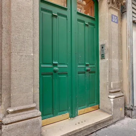 Cozy And Modern Next To Sacre-coeur Apartment