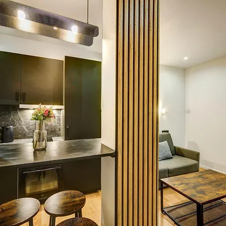 Cozy And Modern Next To Sacre-coeur *